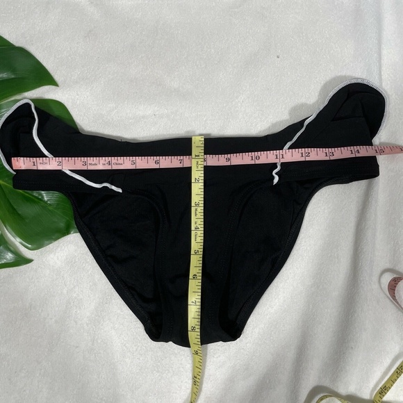 Robin Piccone Black Ruffle Bikini - Picture 13 of 14